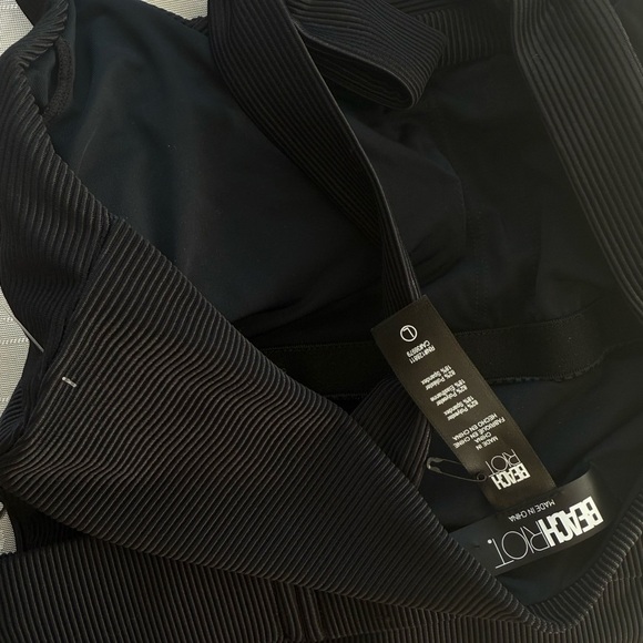 Beach Riot size L Sydney Black Belted Swimsuit with Bow Straps - Picture 8 of 8